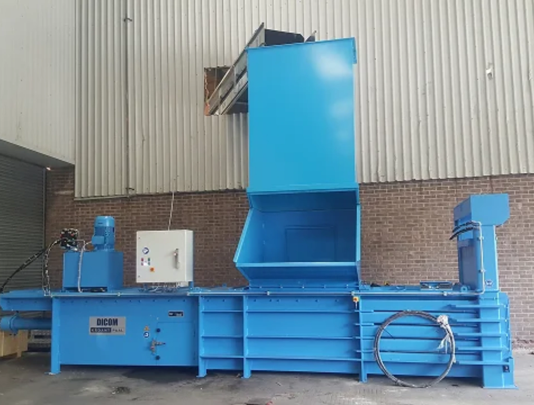 Horizontal Baler with Shute and Hopper